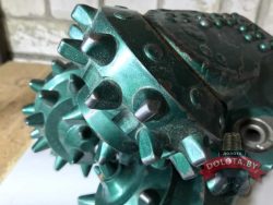 Долото 8 1/2" iadc 437 Varel